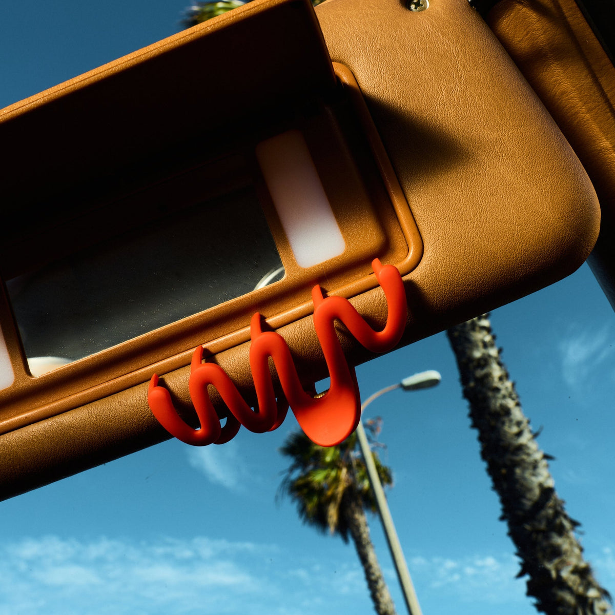The ‘W’ Claw Clip A8